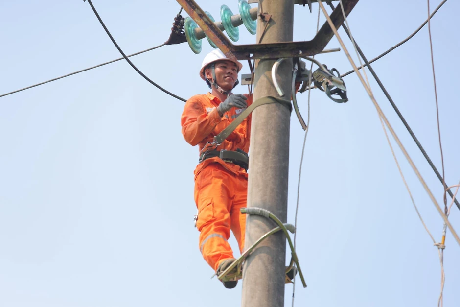 Công ty Điện lực Hà Tĩnh: Mỗi địa bàn một giải pháp giảm tổn thất điện năng Công ty Điện lực Hà Tĩnh: Mỗi địa bàn một giải pháp giảm tổn thất điện năng