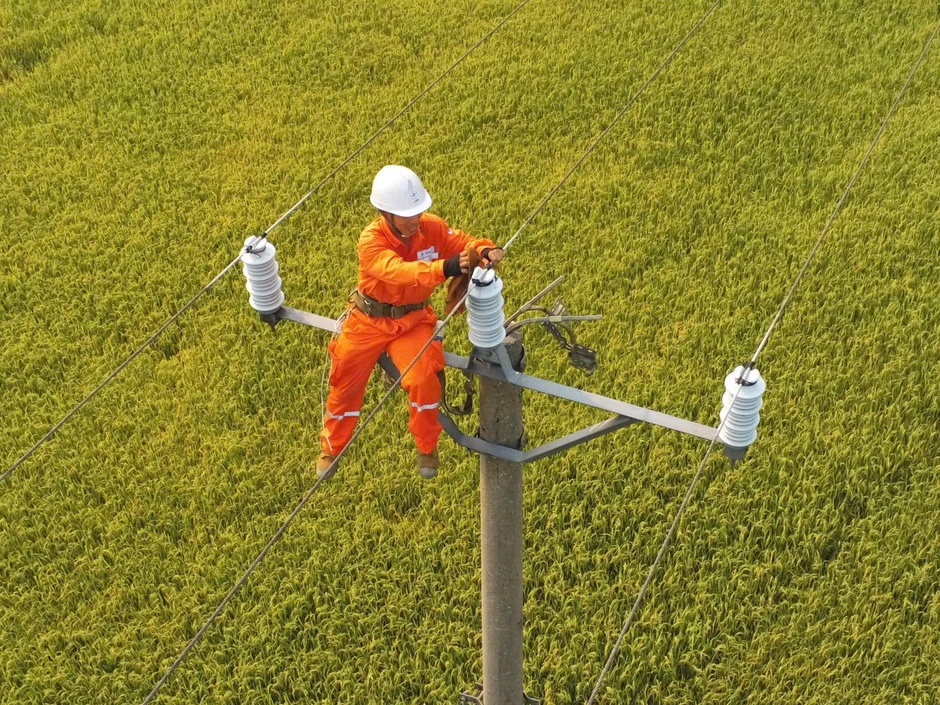 Công ty Điện lực Hà Tĩnh: Mỗi địa bàn một giải pháp giảm tổn thất điện năng Công ty Điện lực Hà Tĩnh: Mỗi địa bàn một giải pháp giảm tổn thất điện năng