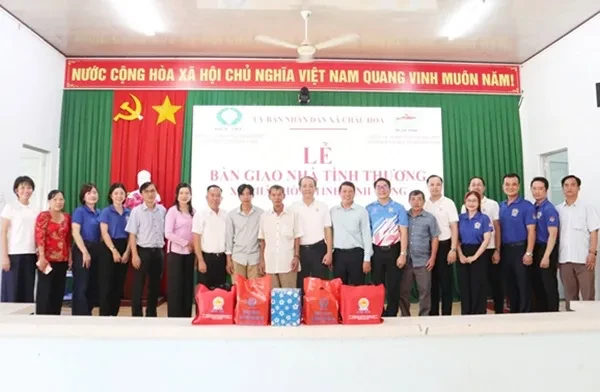 Công ty XSKT Thành phố Hồ Chí Minh & Công ty XSKT Bến Tre phối hợp tổ chức kỷ Niệm ngày Thương binh - Liệt sĩ 27/7 Công ty XSKT Thành phố Hồ Chí Minh & Công ty XSKT Bến Tre phối hợp tổ chức kỷ Niệm ngày Thương binh - Liệt sĩ 27/7