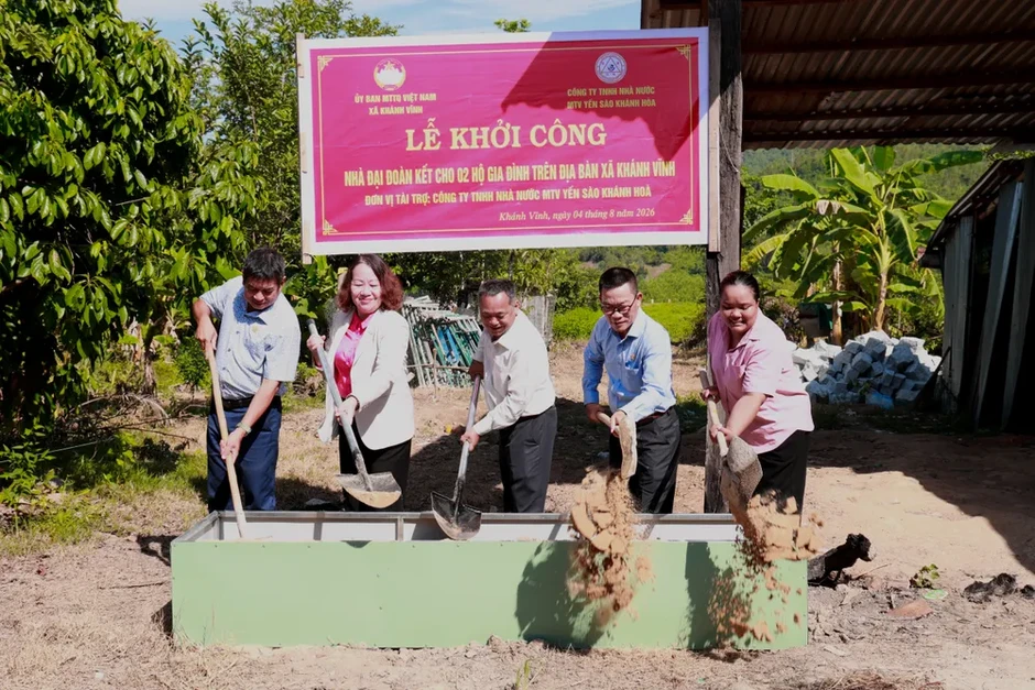Công ty Yến Sào Khánh Hòa hỗ trợ xây dựng nhà đại đoàn kết tại xã Khánh Vĩnh Công ty Yến Sào Khánh Hòa hỗ trợ xây dựng nhà đại đoàn kết tại xã Khánh Vĩnh