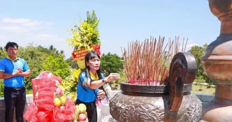 Công ty Yến Sào Khánh Hòa tổ chức hành trình về nguồn tri ân các Anh hùng Liệt sĩ