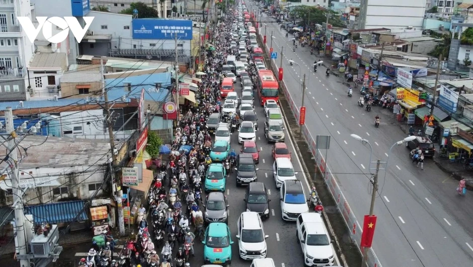 Cử tri TP.HCM mong sớm hoàn thành mở rộng Quốc lộ 13 Cử tri TP.HCM mong sớm hoàn thành mở rộng Quốc lộ 13