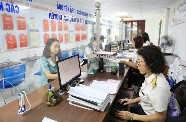 Cục Thuế mạnh tay với cán bộ gây phiền hà, sách nhiễu khi giải quyết hồ sơ đất đai Cục Thuế mạnh tay với cán bộ gây phiền hà, sách nhiễu khi giải quyết hồ sơ đất đai