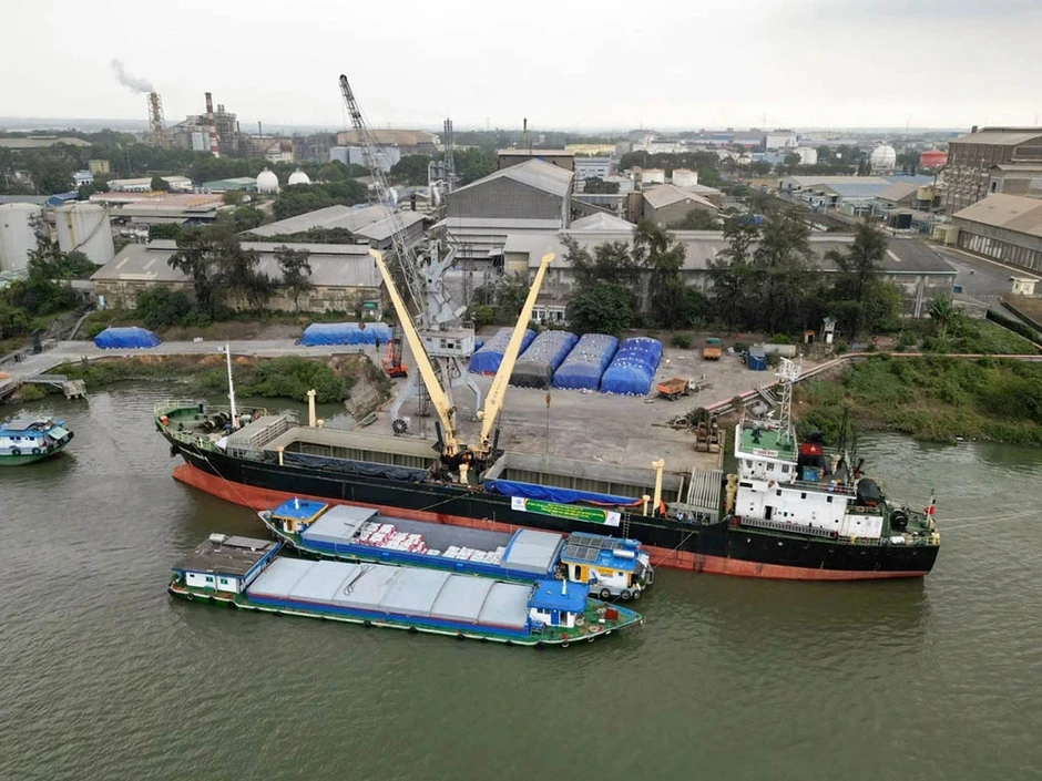 Cước tàu biển tăng mạnh, nhiều tuyến tạm ngưng Cước tàu biển tăng mạnh, nhiều tuyến tạm ngưng