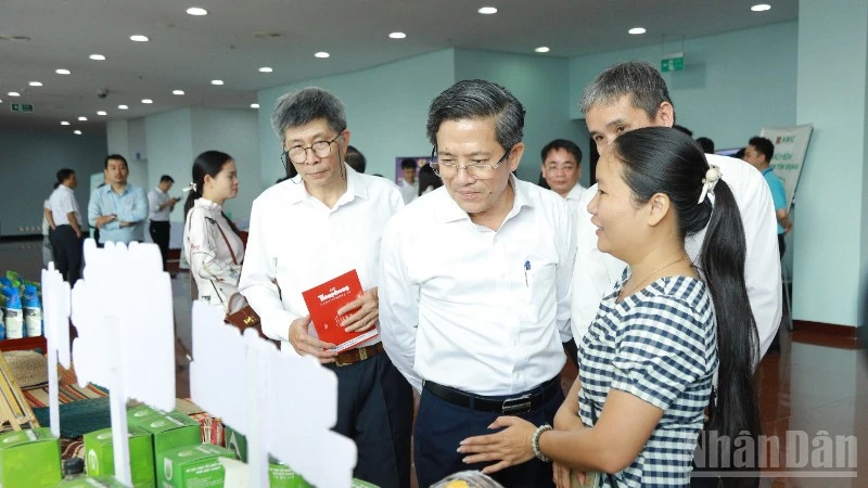 Đà Nẵng đẩy mạnh chuyển đổi xanh, phát triển bền vững Đà Nẵng đẩy mạnh chuyển đổi xanh, phát triển bền vững