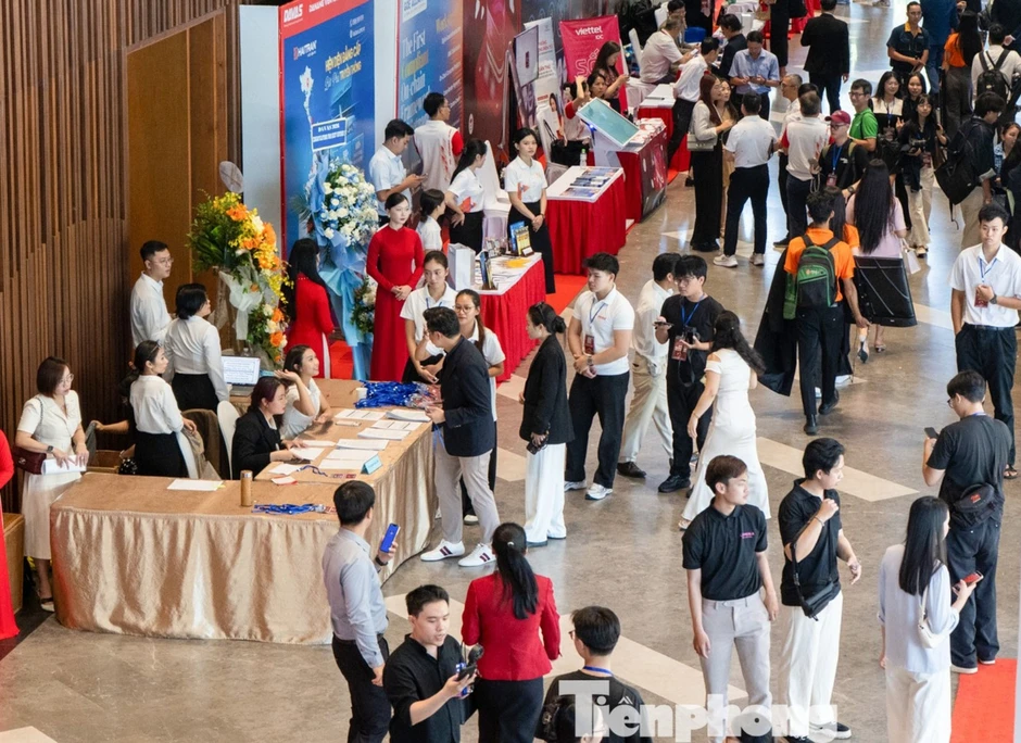 Đà Nẵng 'mở đường băng' đón nguồn lực tài chính toàn cầu Đà Nẵng 'mở đường băng' đón nguồn lực tài chính toàn cầu