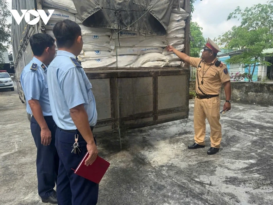 Đà Nẵng: Phát hiện 6 tấn đường tinh luyện nhập lậu Đà Nẵng: Phát hiện 6 tấn đường tinh luyện nhập lậu