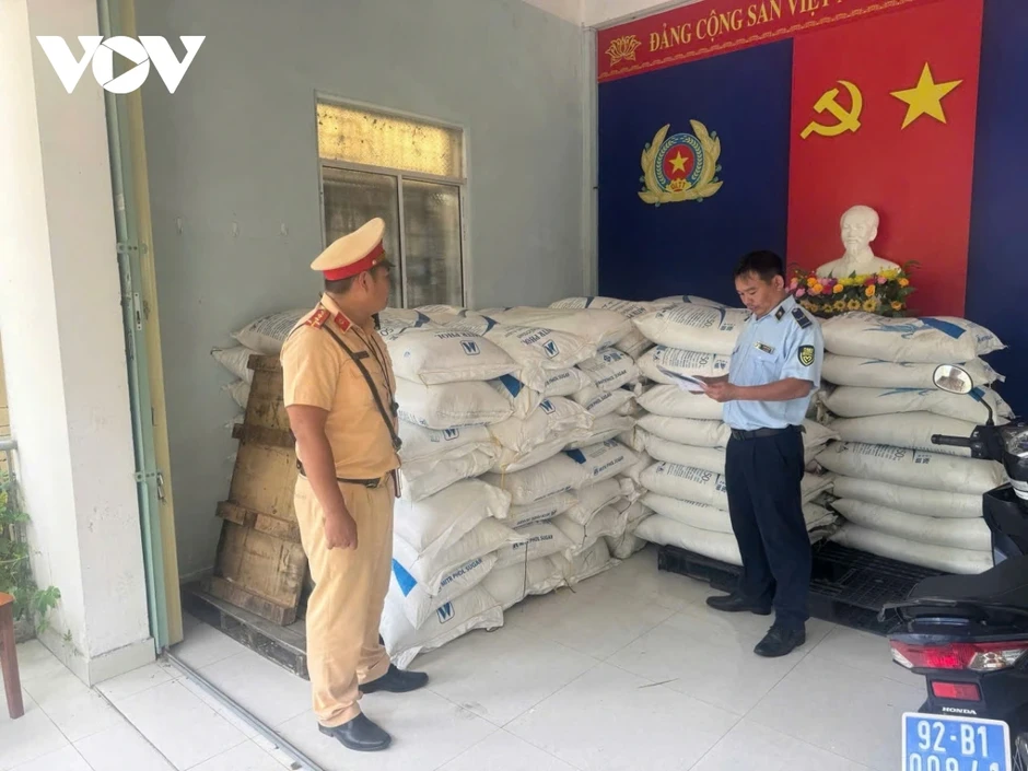 Đà Nẵng: Phát hiện 6 tấn đường tinh luyện nhập lậu Đà Nẵng: Phát hiện 6 tấn đường tinh luyện nhập lậu