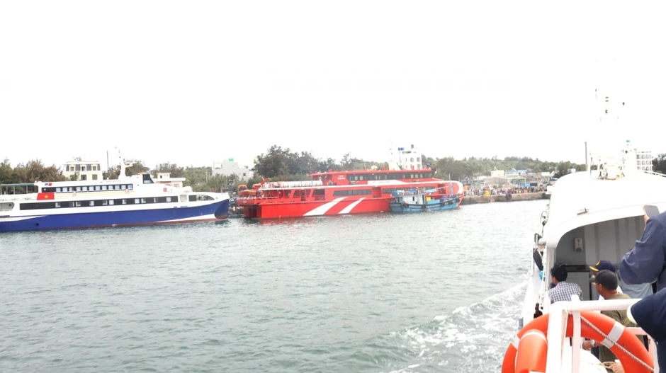 Đặc khu Phú Quý tăng tốc phát triển, tháo “điểm nghẽn” hạ tầng giao thông Đặc khu Phú Quý tăng tốc phát triển, tháo “điểm nghẽn” hạ tầng giao thông