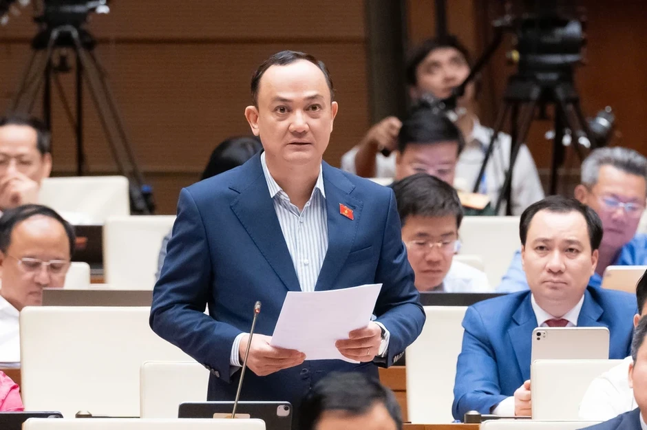 Đại biểu đề nghị làm rõ giải pháp hạ nhiệt giá bất động sản đang leo thang bất hợp lý Đại biểu đề nghị làm rõ giải pháp hạ nhiệt giá bất động sản đang leo thang bất hợp lý