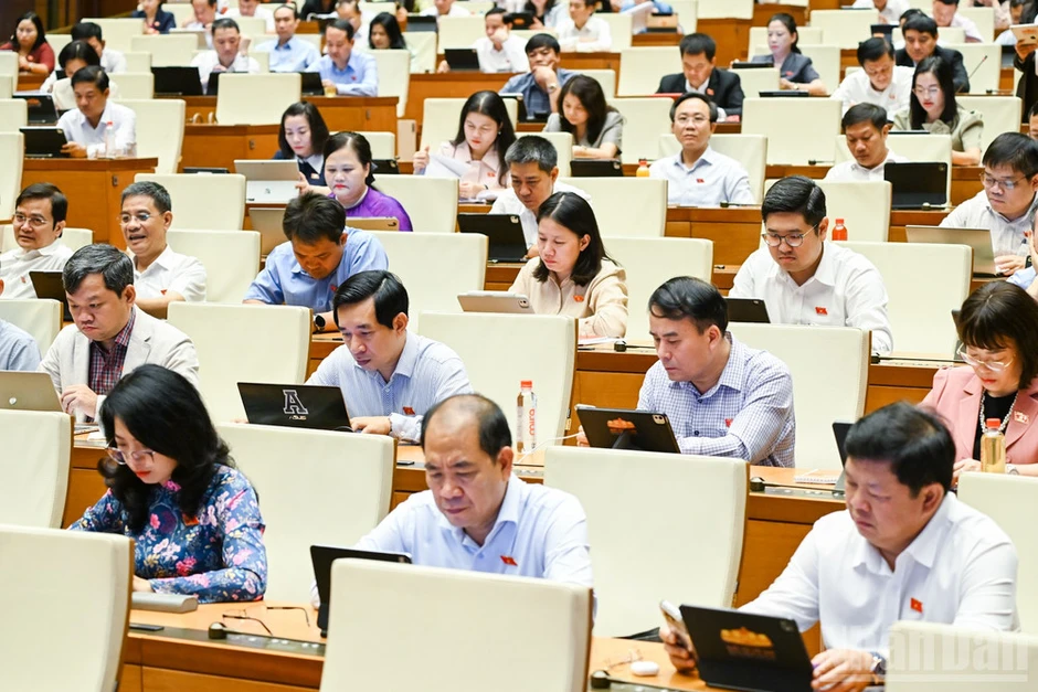 Đại biểu Quốc hội đề xuất siết giám sát tài sản mã hóa để kiểm soát rủi ro rửa tiền Đại biểu Quốc hội đề xuất siết giám sát tài sản mã hóa để kiểm soát rủi ro rửa tiền