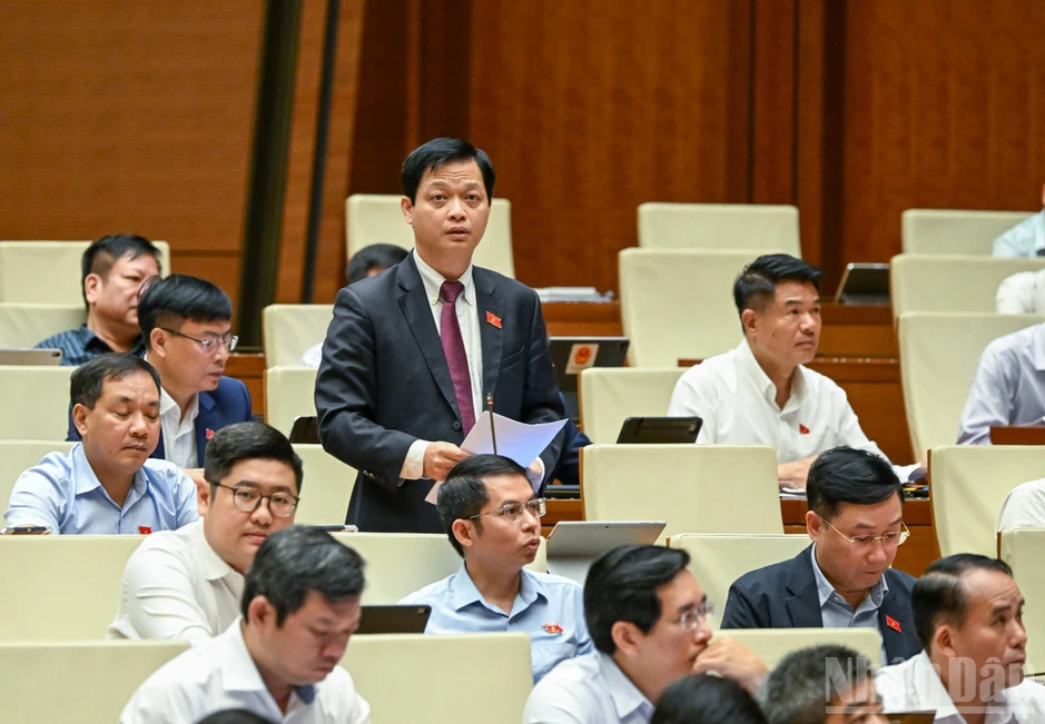 Đại biểu Quốc hội quan ngại khi phần lớn tín dụng chảy vào bất động sản đầu cơ Đại biểu Quốc hội quan ngại khi phần lớn tín dụng chảy vào bất động sản đầu cơ