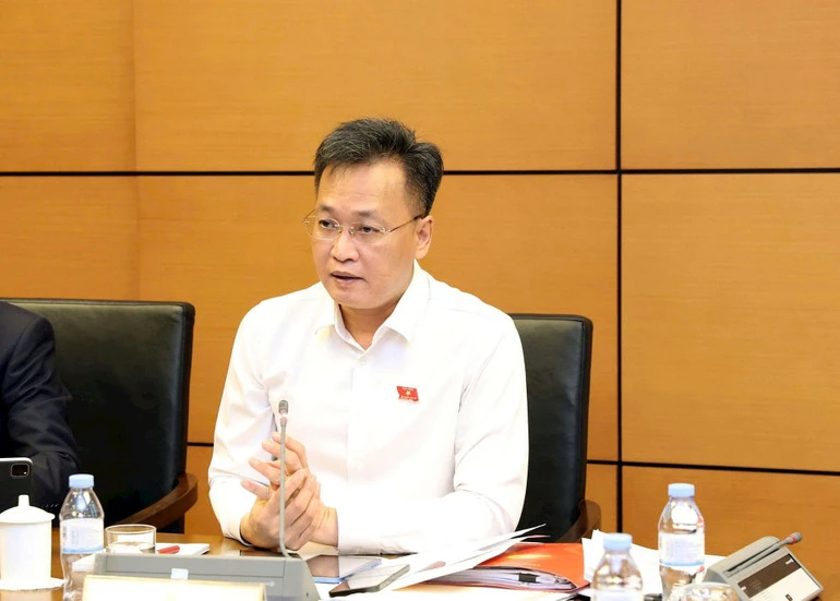 Đại biểu Quốc hội: Xây dựng kho dự trữ xăng dầu là mua bảo hiểm cho nền kinh tế