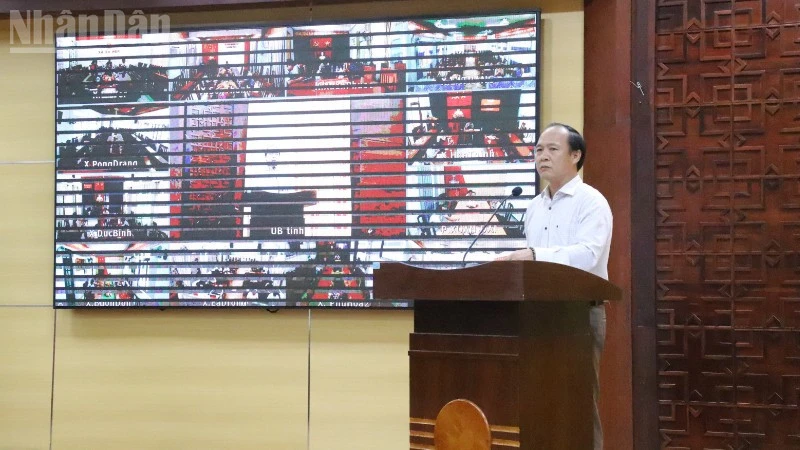 Đắk Lắk đẩy mạnh cải cách hành chính và cải thiện môi trường đầu tư kinh doanh để bứt phá Đắk Lắk đẩy mạnh cải cách hành chính và cải thiện môi trường đầu tư kinh doanh để bứt phá