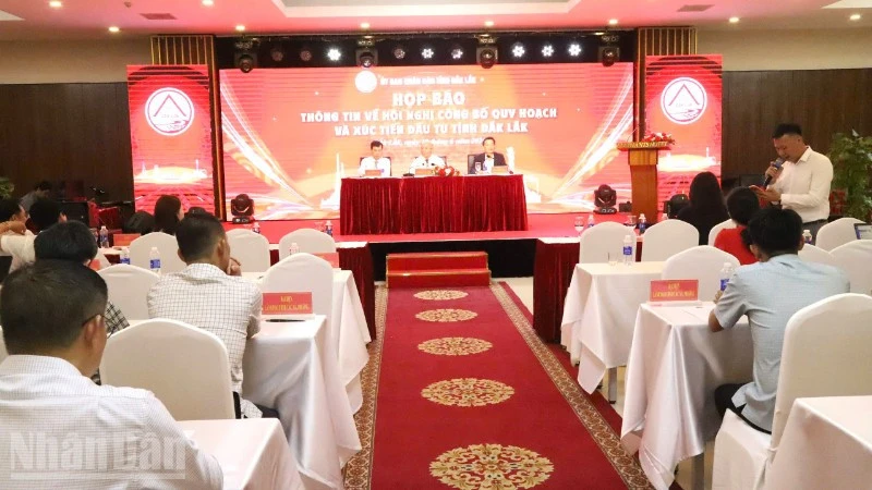 Đắk Lắk đẩy mạnh cải cách hành chính và cải thiện môi trường đầu tư kinh doanh để bứt phá Đắk Lắk đẩy mạnh cải cách hành chính và cải thiện môi trường đầu tư kinh doanh để bứt phá