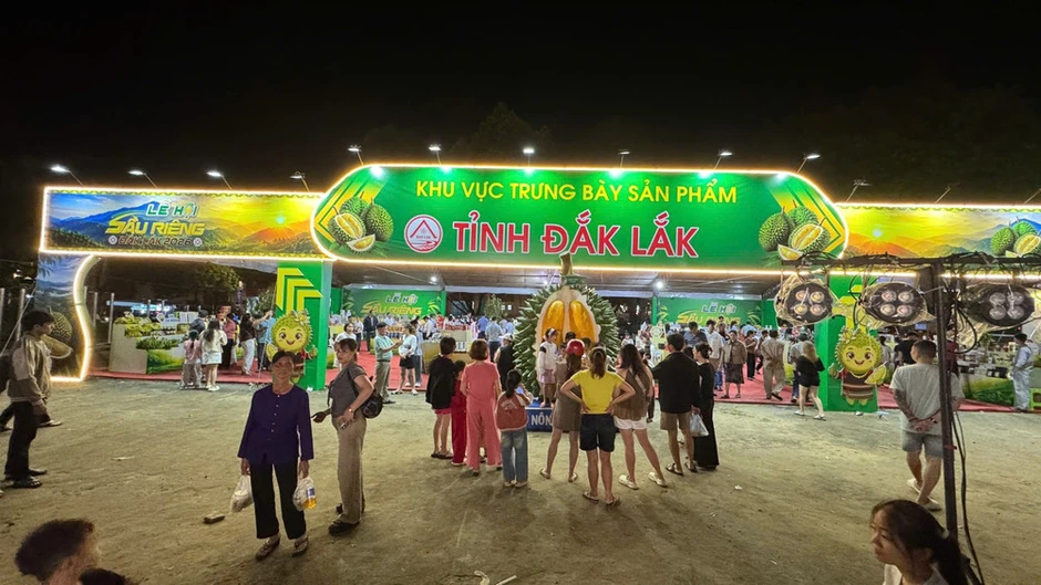 Đắk Lắk: Hoạt động livestream có hơn 5.570 đơn hàng chốt mua hơn 27,8 tấn sầu riêng Đắk Lắk: Hoạt động livestream có hơn 5.570 đơn hàng chốt mua hơn 27,8 tấn sầu riêng