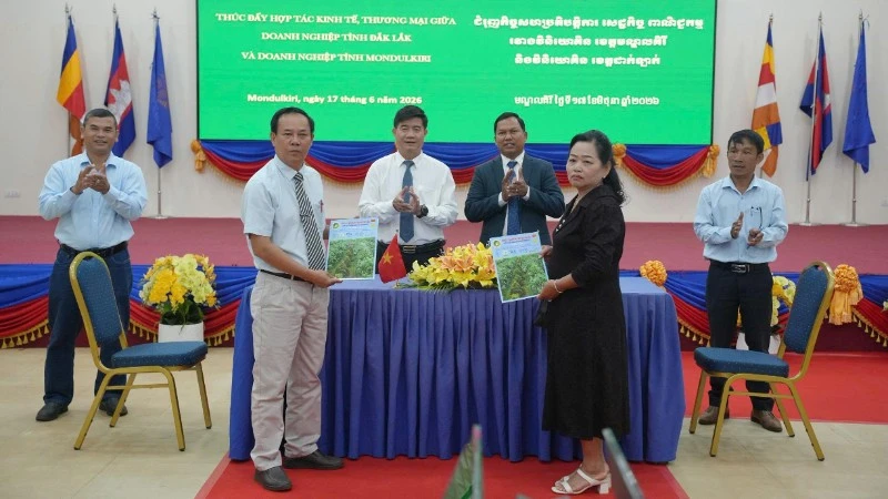 Đắk Lắk tổ chức Diễn đàn thúc đẩy hợp tác kinh tế, thương mại với tỉnh Mondulkiri