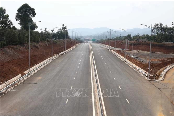 Đảm bảo an toàn khi khai thác 22km đầu tiên cao tốc Khánh Hòa - Buôn Ma Thuột Đảm bảo an toàn khi khai thác 22km đầu tiên cao tốc Khánh Hòa - Buôn Ma Thuột