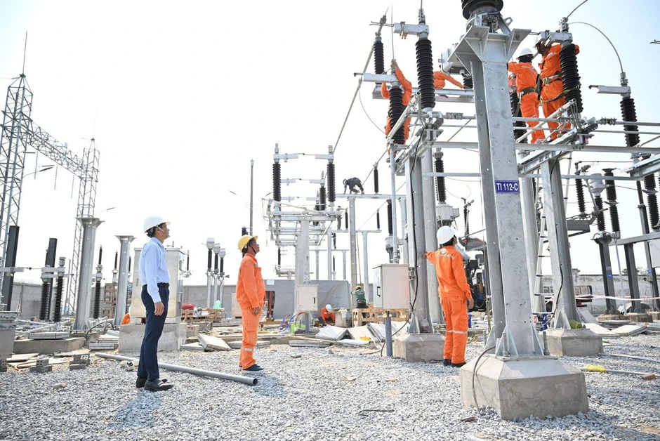 Đảm bảo điện khu vực phía Nam trong bối cảnh nắng nóng, kinh tế tăng trưởng mạnh Đảm bảo điện khu vực phía Nam trong bối cảnh nắng nóng, kinh tế tăng trưởng mạnh