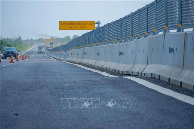 Đảm bảo tiến độ thông xe thành phần cao tốc Hậu Giang - Cà Mau trước 30/4 Đảm bảo tiến độ thông xe thành phần cao tốc Hậu Giang - Cà Mau trước 30/4