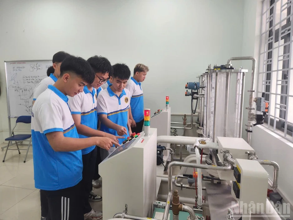 Đào tạo ít nhất 35.000 nhân lực đường sắt đến năm 2030 Đào tạo ít nhất 35.000 nhân lực đường sắt đến năm 2030