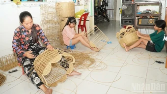 Đào tạo nghề mở lối sinh kế bền vững cho phụ nữ nông thôn