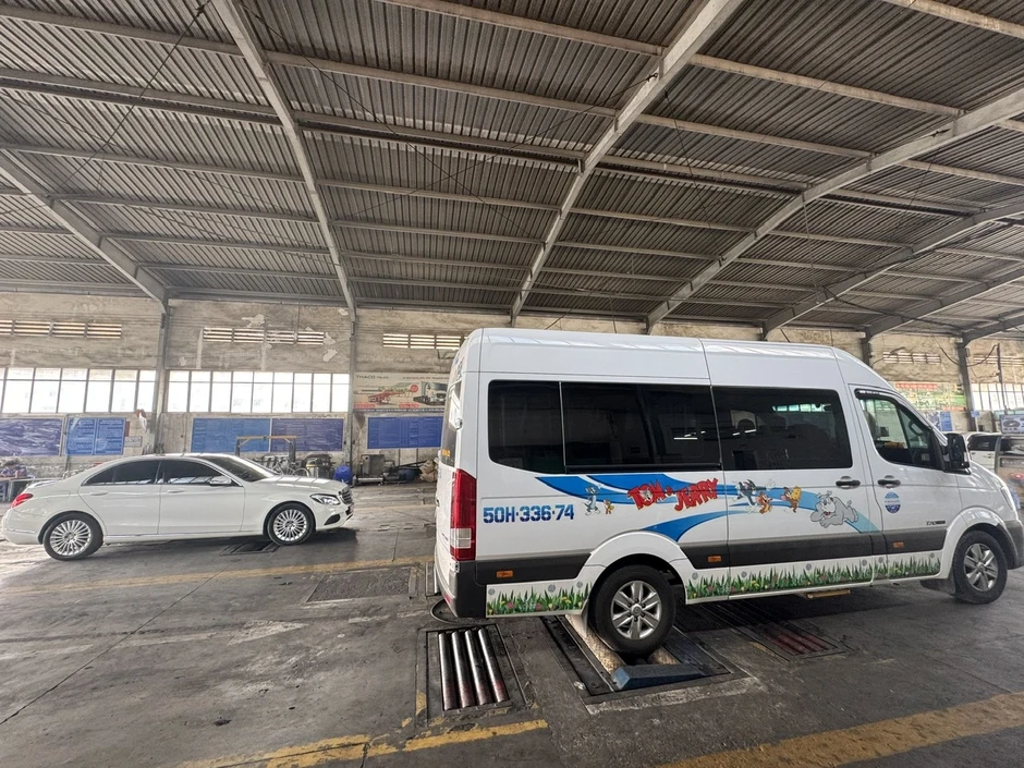 'Đạp hết ga' để kiểm định, nhiều xe cũ hư hỏng 'Đạp hết ga' để kiểm định, nhiều xe cũ hư hỏng