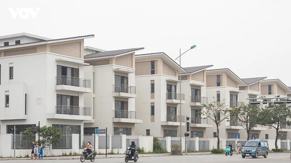 Đất nền lao dốc, chung cư hạ nhiệt, có nơi giảm khoảng 50%