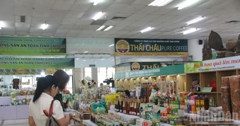 Đẩy mạnh quảng bá, số hóa và kết nối thị trường cho sản phẩm làng nghề
