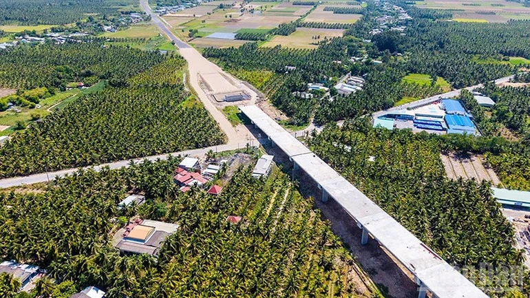 Đẩy nhanh tiến độ công trình cầu Đại Ngãi 1 bắc qua sông Hậu Đẩy nhanh tiến độ công trình cầu Đại Ngãi 1 bắc qua sông Hậu