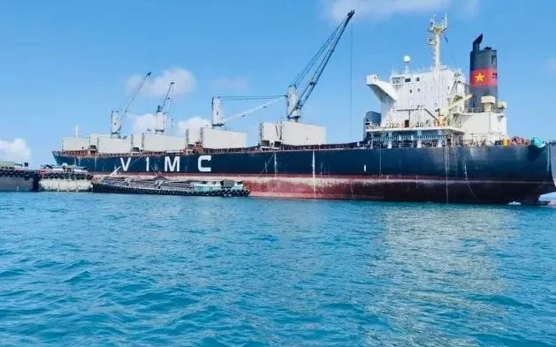 Đẩy nhanh tiếp nhận tàu dầu lớn, bảo đảm nguồn cung năng lượng Đẩy nhanh tiếp nhận tàu dầu lớn, bảo đảm nguồn cung năng lượng