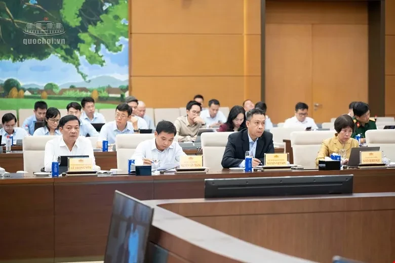 Đề nghị không luật hóa cơ chế đặc thù, bảo đảm tính thị trường trong mua bán điện Đề nghị không luật hóa cơ chế đặc thù, bảo đảm tính thị trường trong mua bán điện