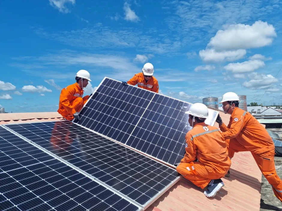 Đề xuất bố trí ngân sách Nhà nước thực hiện chính sách hỗ trợ về điện mặt trời mái nhà Đề xuất bố trí ngân sách Nhà nước thực hiện chính sách hỗ trợ về điện mặt trời mái nhà