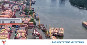 Di dời cảng biển: Dòng hàng phải đi trước giá đất