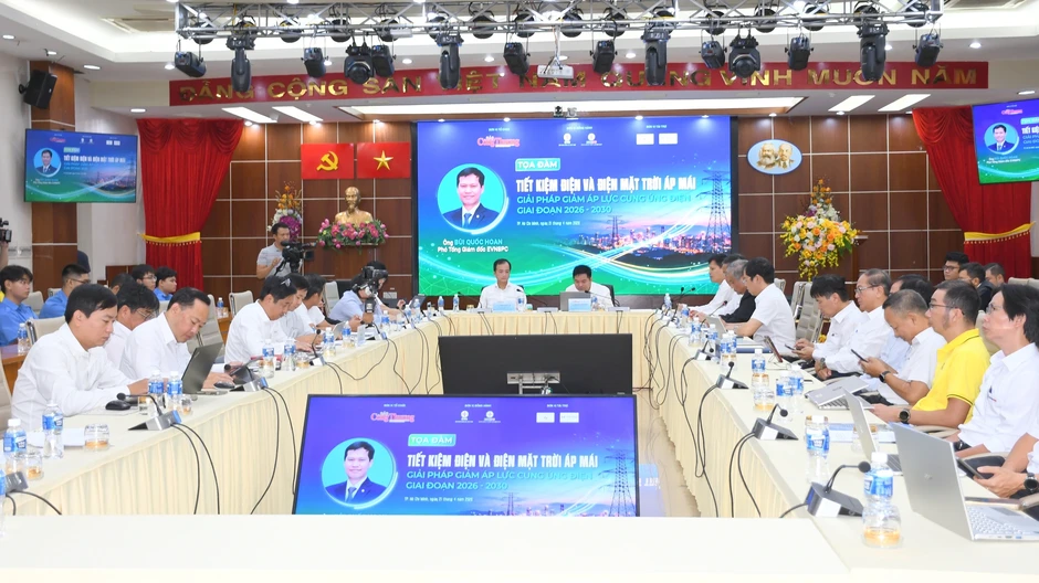 Điện áp lực lớn sau 12 năm nắng nóng kỉ lục liên tiếp Điện áp lực lớn sau 12 năm nắng nóng kỉ lục liên tiếp