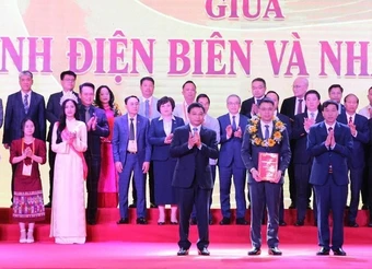 Điện Biên trao 12 quyết định chủ trương đầu tư, giấy chứng nhận đăng ký đầu tư với tổng vốn hơn 48.320 tỷ đồng