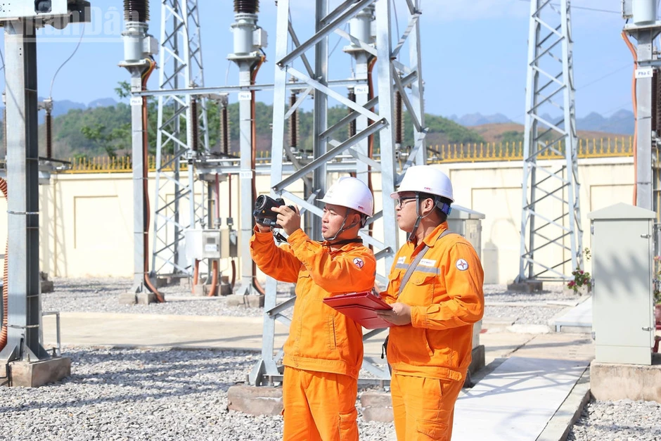 Điện lực Lai Châu đẩy mạnh chuyển đổi số, nâng cao hiệu quả bảo đảm an ninh năng lượng Điện lực Lai Châu đẩy mạnh chuyển đổi số, nâng cao hiệu quả bảo đảm an ninh năng lượng