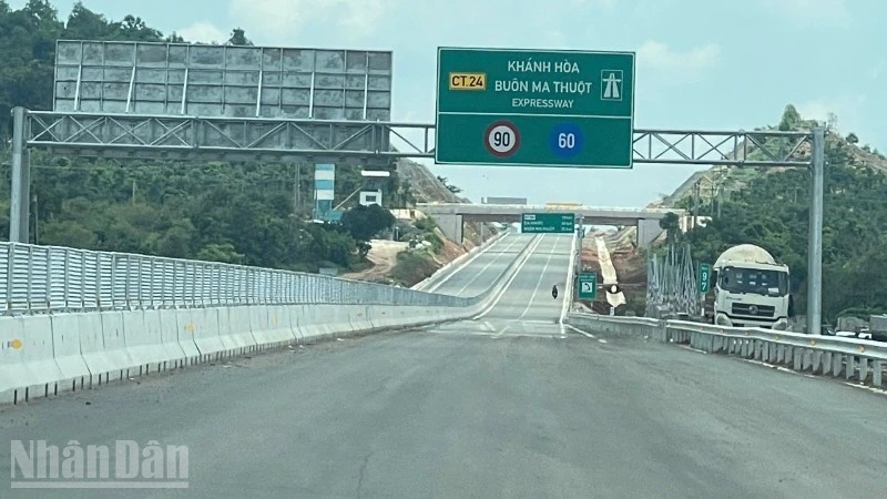 Điều chỉnh quy hoạch: Đắk Lắk xác lập tầm nhìn chiến lược để hiện thực hóa khát vọng phát triển nhanh, bền vững Điều chỉnh quy hoạch: Đắk Lắk xác lập tầm nhìn chiến lược để hiện thực hóa khát vọng phát triển nhanh, bền vững