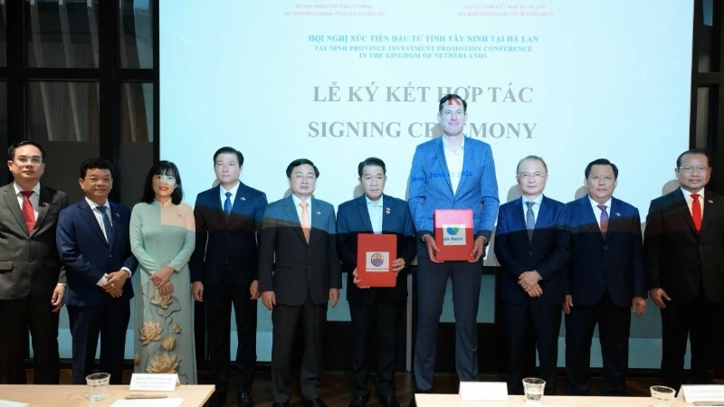 Doanh nghiệp Hà Lan đề xuất đầu tư dự án xử lý rác phát điện hơn 125 triệu USD tại Tây Ninh Doanh nghiệp Hà Lan đề xuất đầu tư dự án xử lý rác phát điện hơn 125 triệu USD tại Tây Ninh