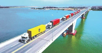 Doanh nghiệp vận tải ứng phó với giá nhiên liệu tăng