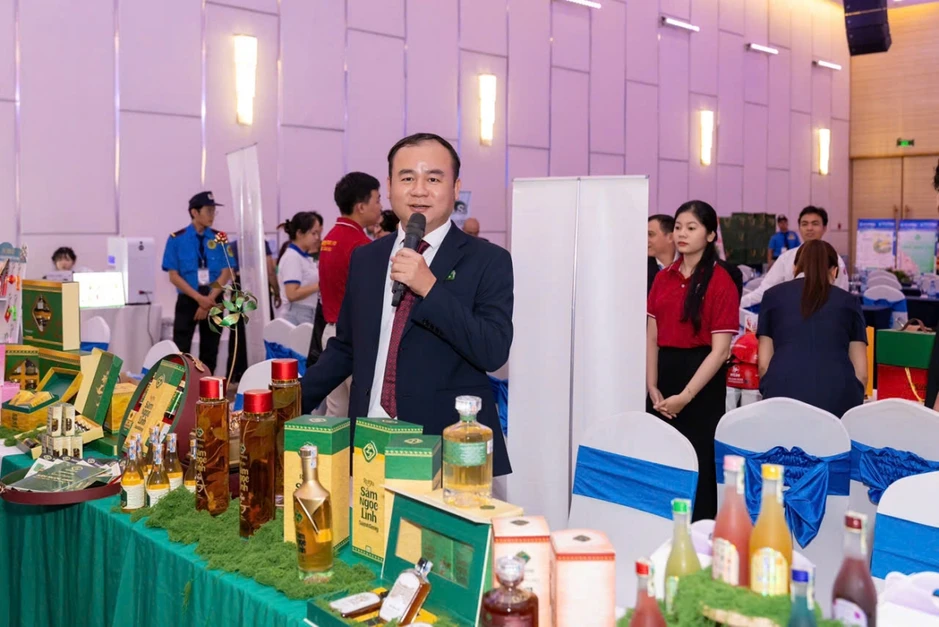 Doanh nghiệp Việt ra mắt dòng bia tươi Sâm Ngọc Linh Doanh nghiệp Việt ra mắt dòng bia tươi Sâm Ngọc Linh
