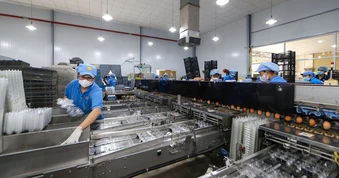 Doanh nghiệp xoay xở ra sao trước sức ép chi phí? (*): Chủ động tái cấu trúc
