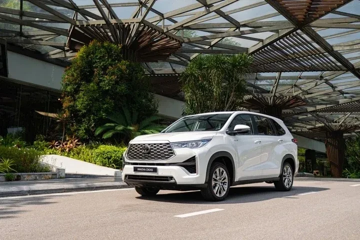 Doanh số ô tô Việt Nam tăng 15%, xe hybrid và nhập khẩu tiếp tục bứt phá Doanh số ô tô Việt Nam tăng 15%, xe hybrid và nhập khẩu tiếp tục bứt phá