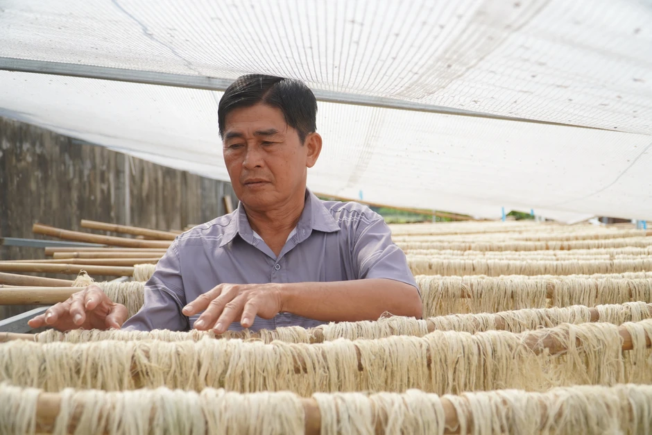 'Đổi đời' cho lá khóm, nông dân miền Tây có thêm thu nhập 'Đổi đời' cho lá khóm, nông dân miền Tây có thêm thu nhập