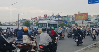 Đổi giờ cấm xe giao lộ Trường Chinh - Cộng Hòa sau phản ánh của Báo Thanh Niên