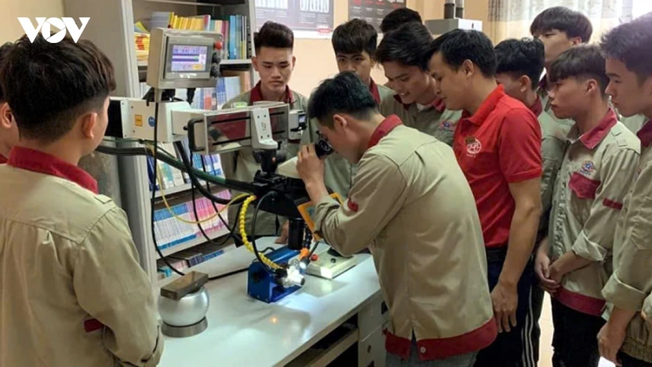 Đổi mới tư duy về phát triển nguồn nhân lực cho tăng trưởng 2 con số Đổi mới tư duy về phát triển nguồn nhân lực cho tăng trưởng 2 con số