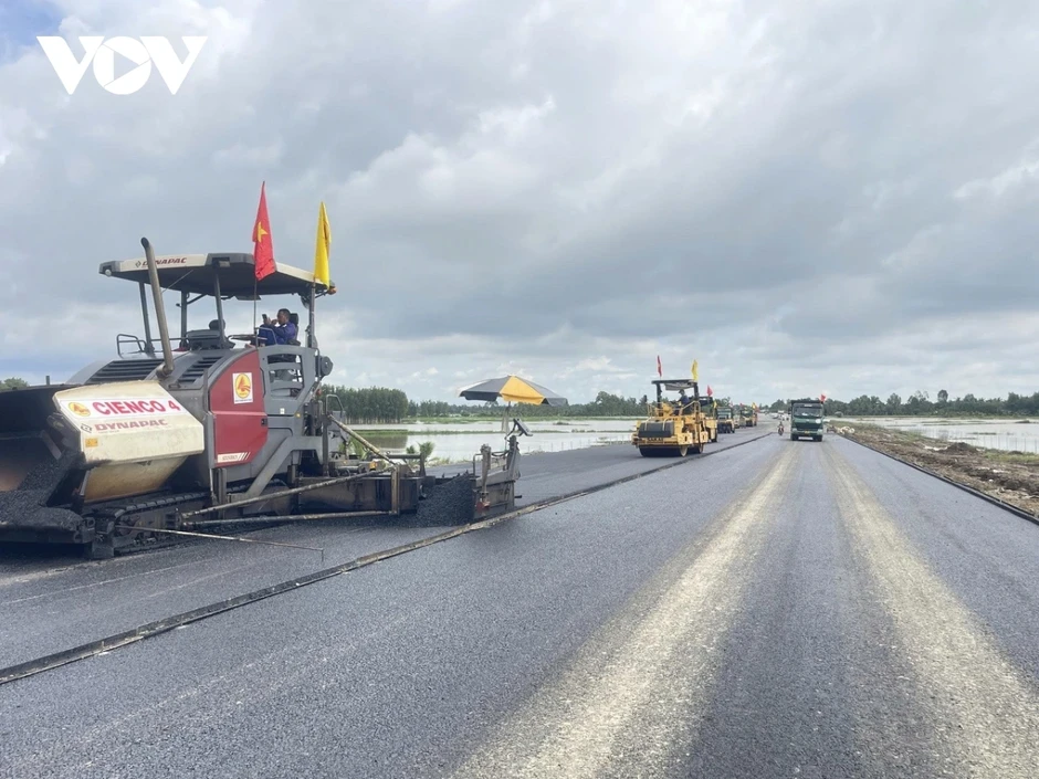 Dồn lực hoàn thiện cao tốc Bắc - Nam, chuẩn bị vận hành 5 đoạn tuyến cuối Dồn lực hoàn thiện cao tốc Bắc - Nam, chuẩn bị vận hành 5 đoạn tuyến cuối
