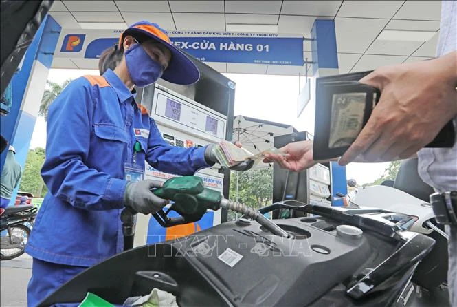 Đồng bộ các giải pháp bảo đảm nguồn cung xăng dầu, điện và than Đồng bộ các giải pháp bảo đảm nguồn cung xăng dầu, điện và than