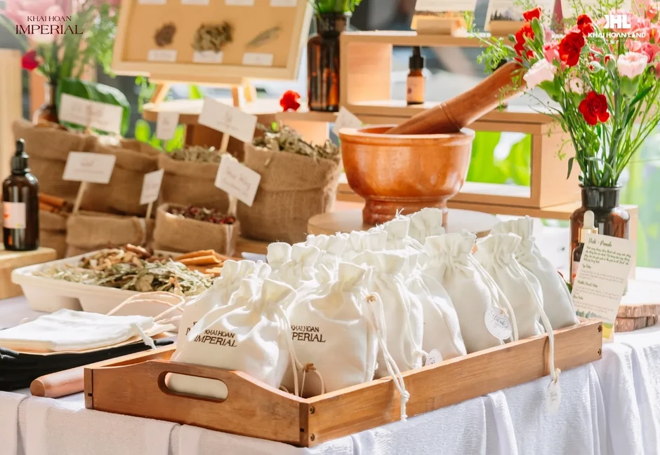 Đông đảo khách hàng tham dự workshop "Signature Botanica" kết hợp trải nghiệm Khải Hoàn Imperial Đông đảo khách hàng tham dự workshop "Signature Botanica" kết hợp trải nghiệm Khải Hoàn Imperial