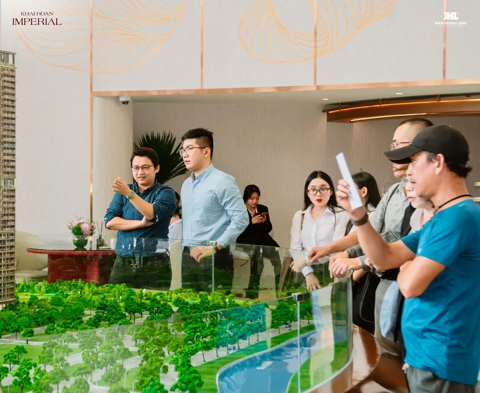 Đông đảo khách hàng tham dự workshop "Signature Botanica" kết hợp trải nghiệm Khải Hoàn Imperial Đông đảo khách hàng tham dự workshop "Signature Botanica" kết hợp trải nghiệm Khải Hoàn Imperial